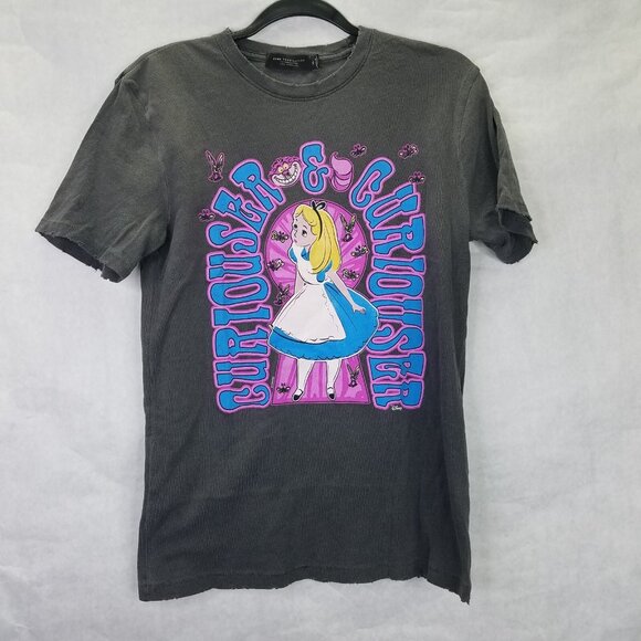 Junk Food T-shirt XS Disneys Alice In Wonderland Curiouser Vintage Black USA NEW - Picture 6 of 15